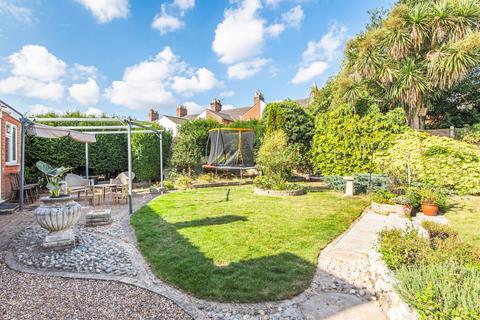 4 bedroom detached house for sale, Wonderful Detached Property in Norwich with Private Landscaped Gardens