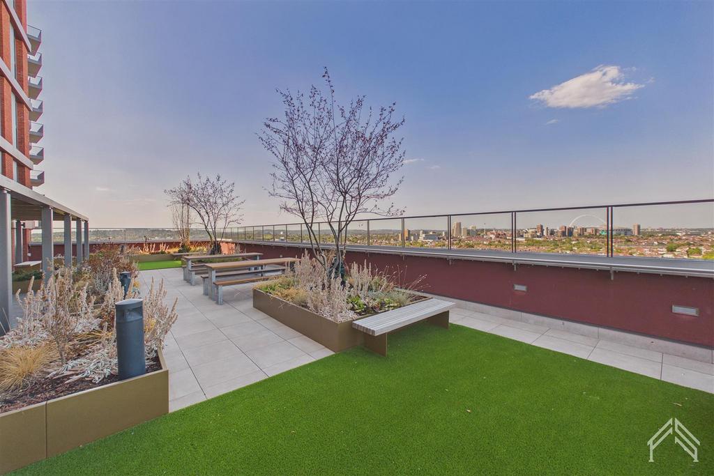 Apartment in London, Alperton - More