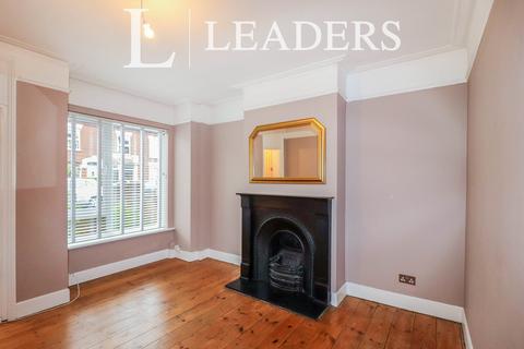 3 bedroom terraced house to rent, Churchill Road, NR3
