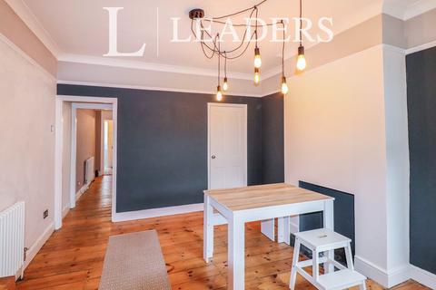 3 bedroom terraced house to rent, Churchill Road, NR3
