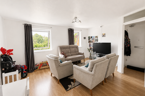 2 bedroom flat for sale, Valley Green, Hemel Hempstead, Hertfordshire