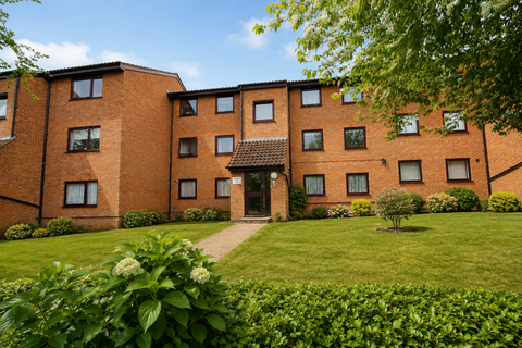 2 bedroom flat for sale, Valley Green, Hemel Hempstead, Hertfordshire