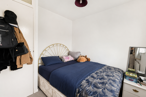 2 bedroom flat for sale, Valley Green, Hemel Hempstead, Hertfordshire