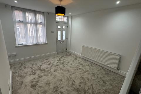 3 bedroom terraced house to rent, Plough Hill Road, Nuneaton