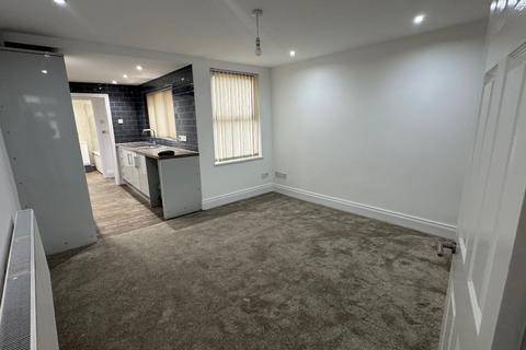 3 bedroom terraced house to rent, Plough Hill Road, Nuneaton