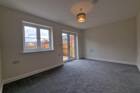 2 bedroom semi-detached house to rent, Helliwells Drive, Perton WV6