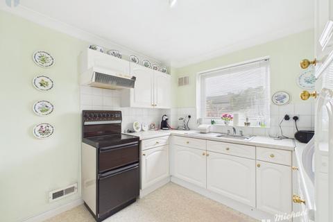 3 bedroom terraced house for sale, Chaucer Drive, Aylesbury, Buckinghamshire