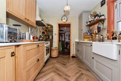 2 bedroom terraced house for sale, Brentwood Road, Chadwell St Mary, Grays