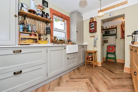 2 bedroom terraced house for sale, Brentwood Road, Chadwell St Mary, Grays