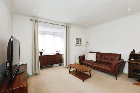 1 bedroom flat for sale, Brighton Road, HORSHAM