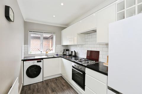 1 bedroom flat for sale, Brighton Road, HORSHAM