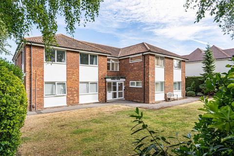 2 bedroom flat for sale, Lower Road, Bookham, KT23