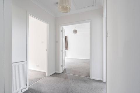 2 bedroom flat for sale, Lower Road, Bookham, KT23