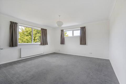 2 bedroom flat for sale, Lower Road, Bookham, KT23