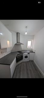 Studio to rent, Blake avenue, Barking, IG11