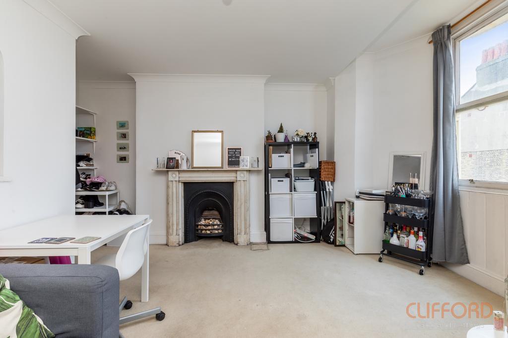 Apartment in Brighton - View 3