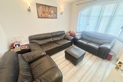 4 bedroom semi-detached house to rent, Wadhurst Road, Birmingham, B17