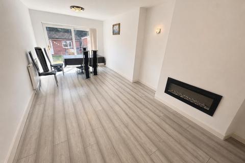 4 bedroom semi-detached house to rent, Wadhurst Road, Birmingham, B17