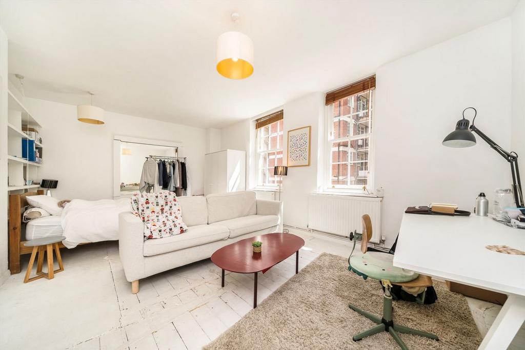 Apartment in London - View 2