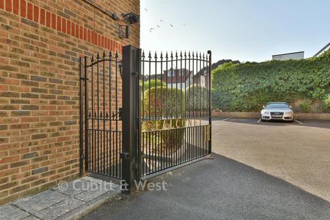 undefined, Falconet Court, Beckenham BR3