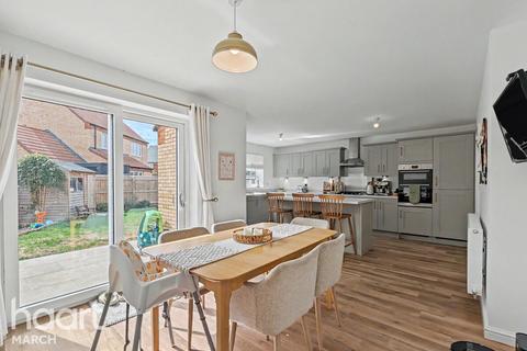 4 bedroom detached house for sale, Sunflower Avenue, March