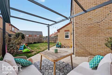 4 bedroom detached house for sale, Sunflower Avenue, March