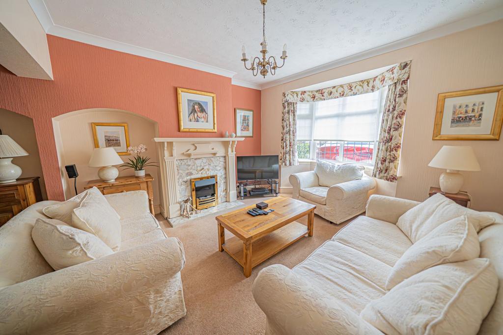 House in Solihull, Shirley - View 2