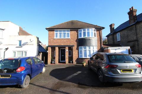 Cheam Common Road, Worcester Park KT4
