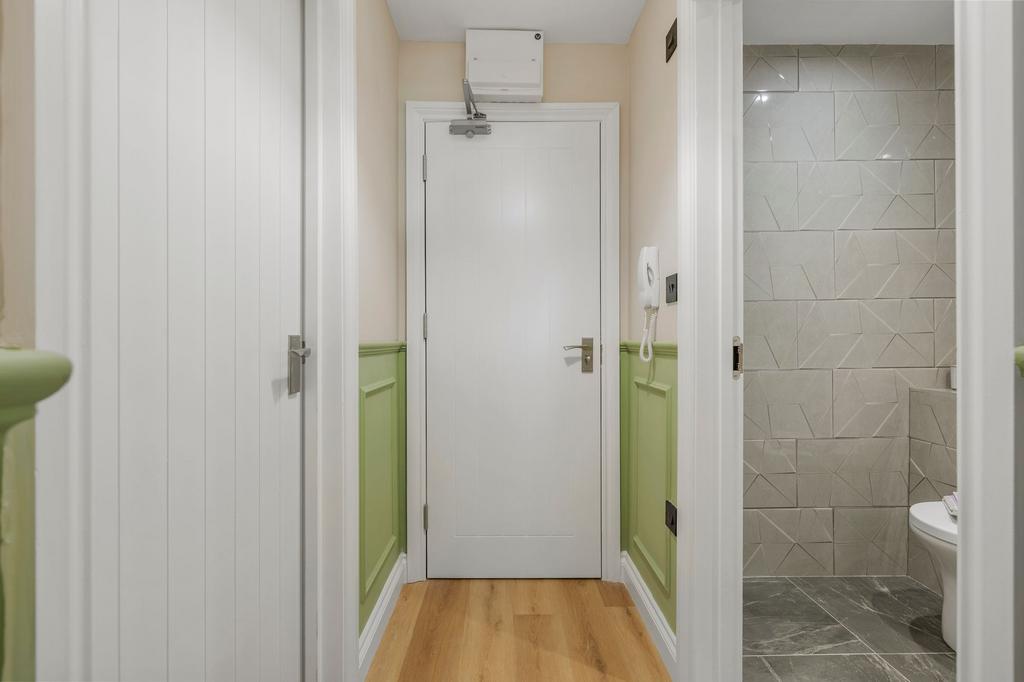 Apartment in Cardiff - View 5