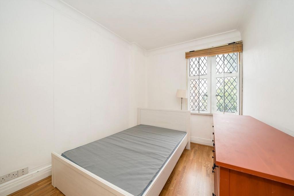 Apartment in London - View 5
