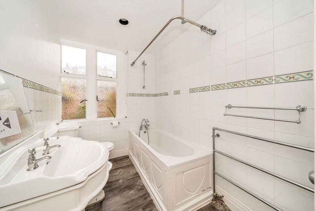 Apartment in London - More