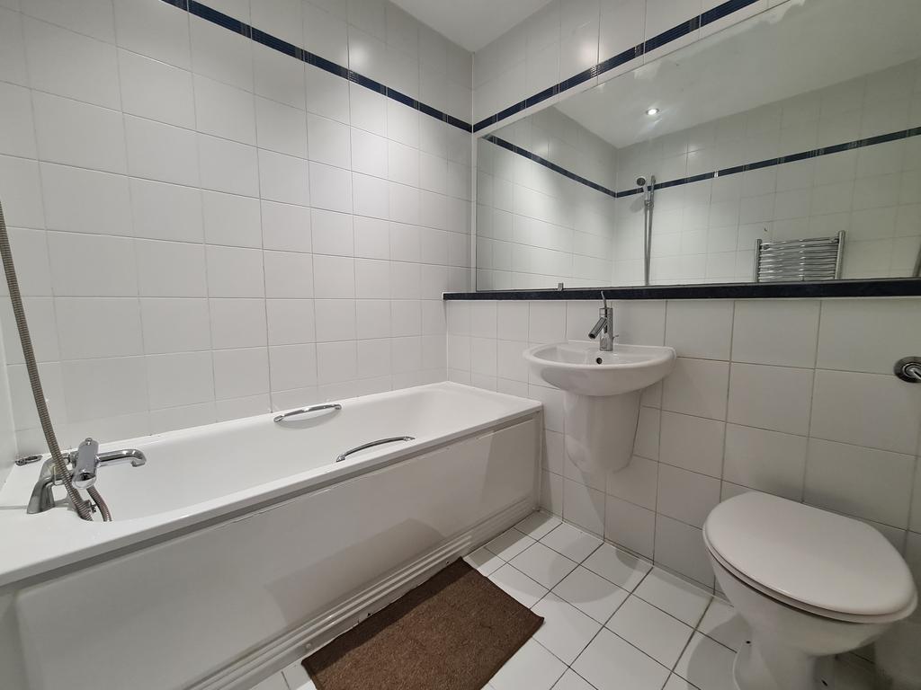 Apartment in London - View 5
