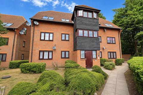 1 bedroom apartment for sale, Spruce Close, Laindon, Basildon, Essex