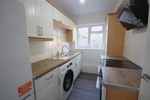 2 bedroom maisonette to rent, Howard Road, Cambridge CB5