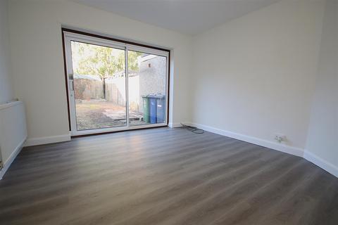 2 bedroom maisonette to rent, Howard Road, Cambridge CB5