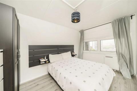 2 bedroom flat to rent, Bourne Terrace, London W2