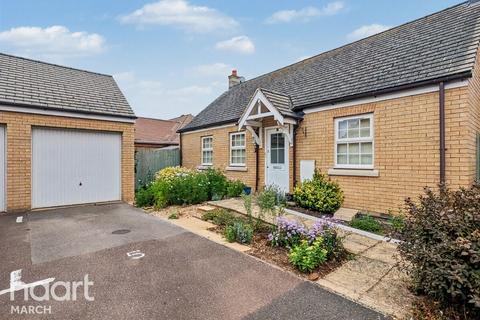 2 bedroom detached bungalow for sale, St James Close, Chatteris