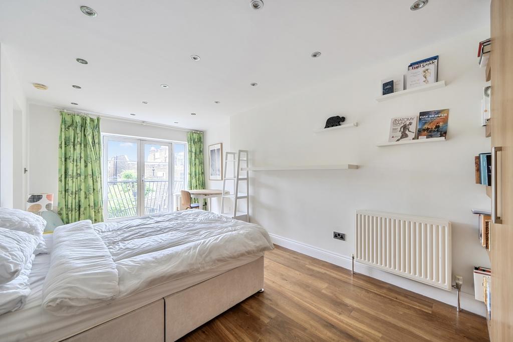 Apartment in London - View 3