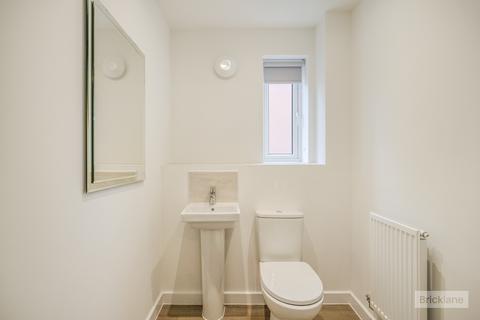 4 bedroom semi-detached house to rent, Bluebell Way, Shepshed, LOUGHBOROUGH
