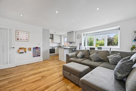 Lexington Close, Borehamwood WD6