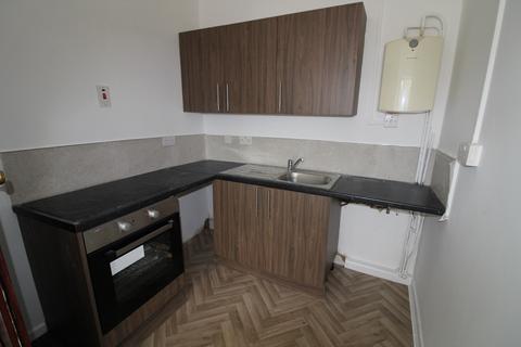 Studio to rent, Merridale Lane, Wolverhampton WV3