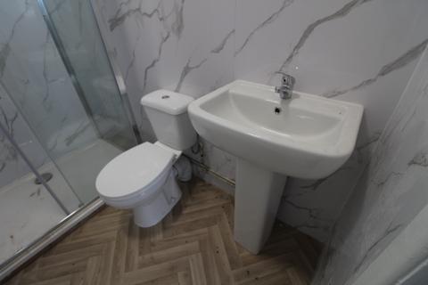Studio to rent, Merridale Lane, Wolverhampton WV3