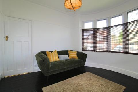 3 bedroom semi-detached house to rent, Brackley Road, Heaton Chapel,