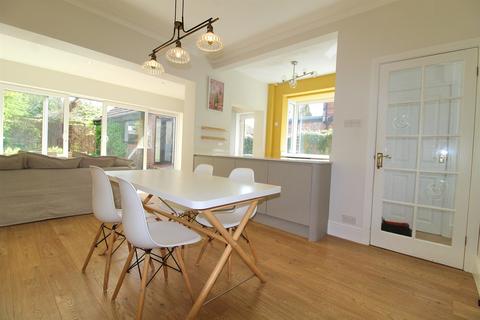 3 bedroom semi-detached house to rent, Brackley Road, Heaton Chapel,