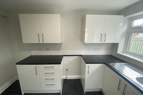 2 bedroom end of terrace house to rent, Wold Road, Hull HU5
