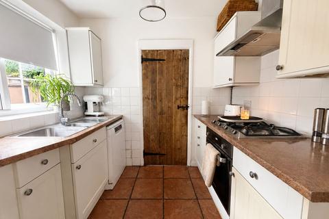 3 bedroom end of terrace house for sale, The Hoppety, Tadworth, KT20