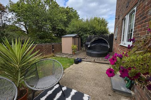 3 bedroom end of terrace house for sale, The Hoppety, Tadworth, KT20