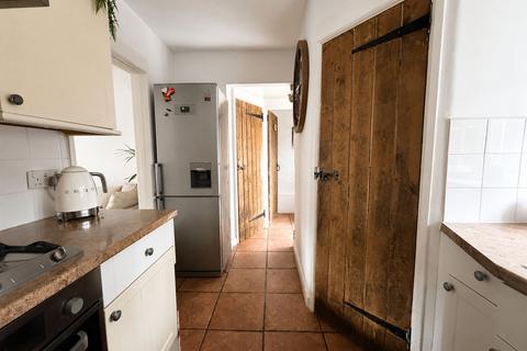 3 bedroom end of terrace house for sale, The Hoppety, Tadworth, KT20