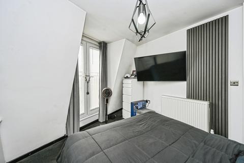 2 bedroom flat for sale, North Road, St. Helens, Merseyside, WA10
