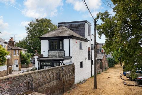 3 bedroom end of terrace house to rent, Kew Foot Road, Richmond, Surrey, TW9